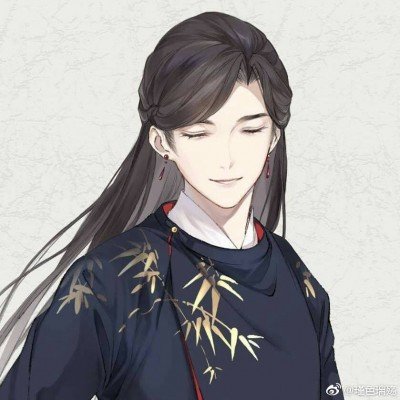 妈妈穿西装参加孩子成人礼送花